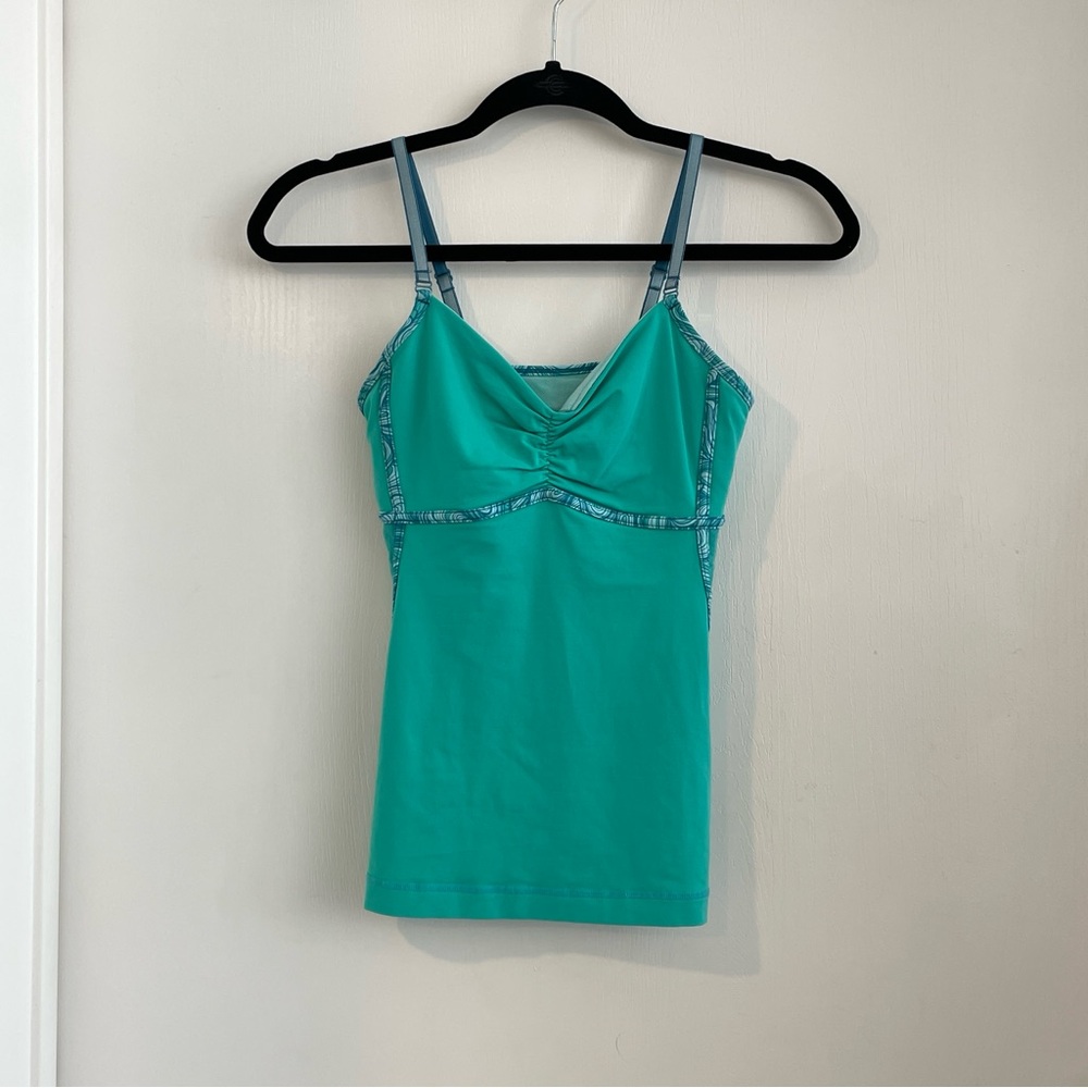 Lululemon Tank Top in Bali Breeze / Teal Size 4 with Size Dot